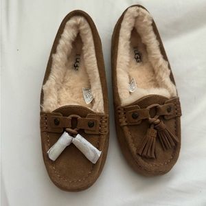 Size 5 uggs Color: Chesnut  In box NWT